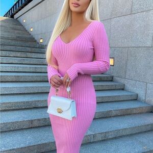 Elegant Pink Ribbed Knit Dress